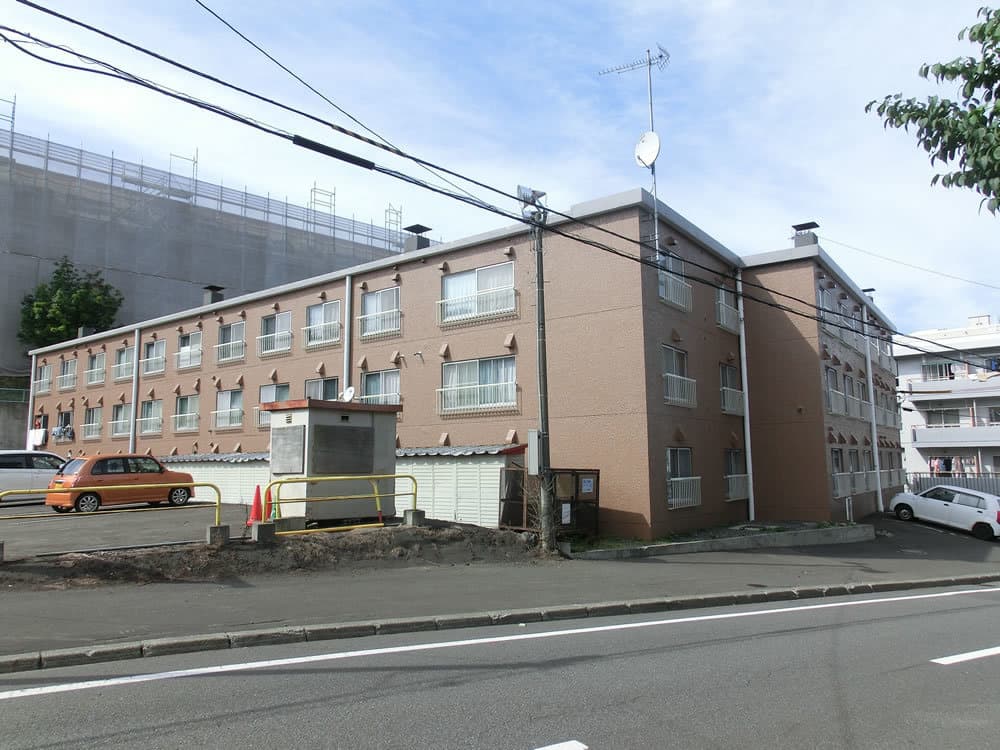 ロイヤルシャトー平岸の外観