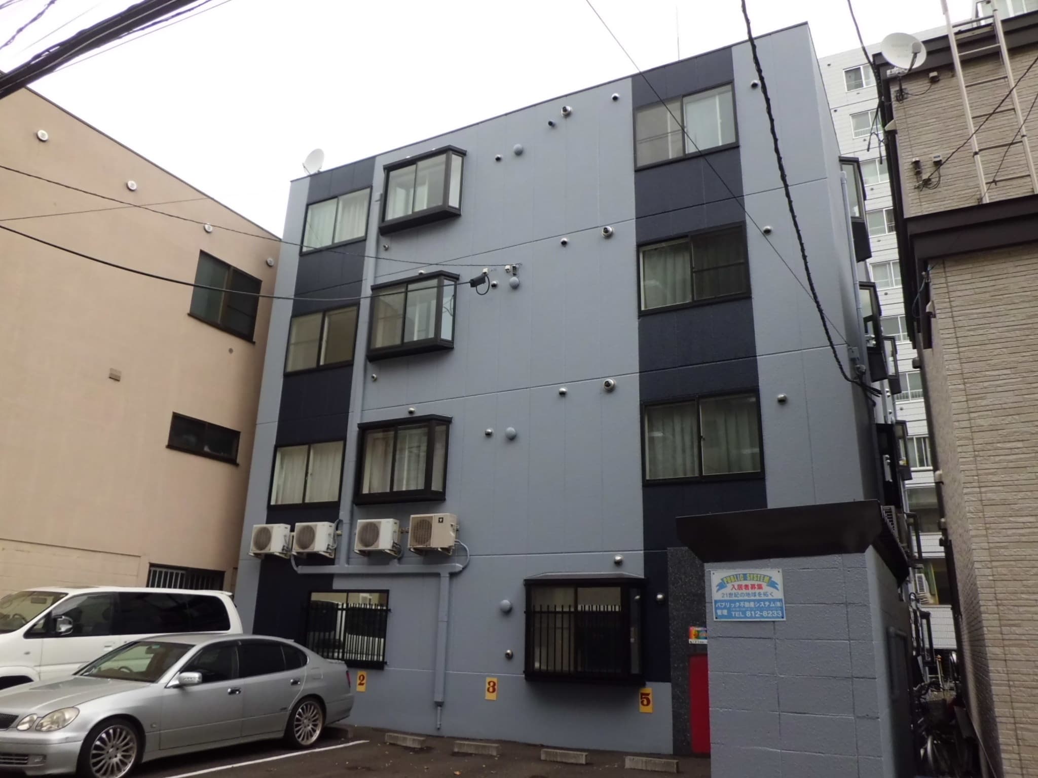 札幌市豊平区の4階建てマンション外観