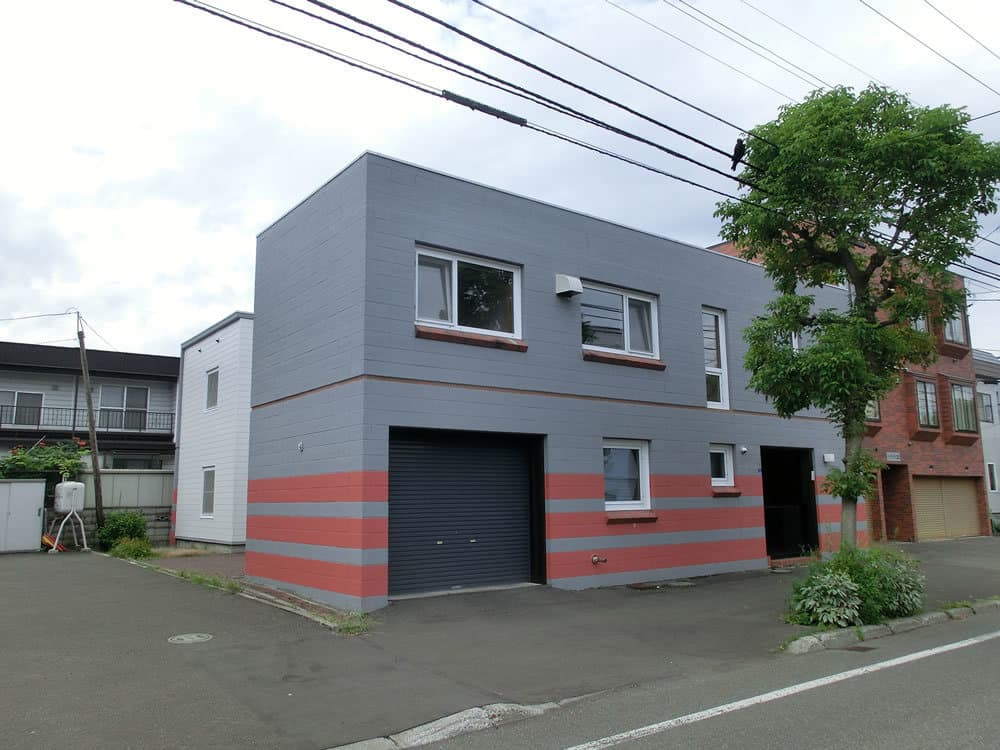 塗装工事を施した住宅の外観